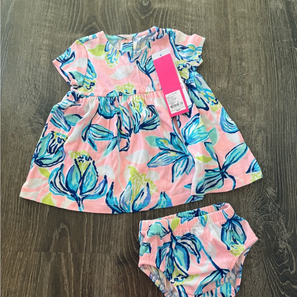 NWT Lilly Pulitzer Pink and Blue Diaper Covers Vibrant Tropical Print